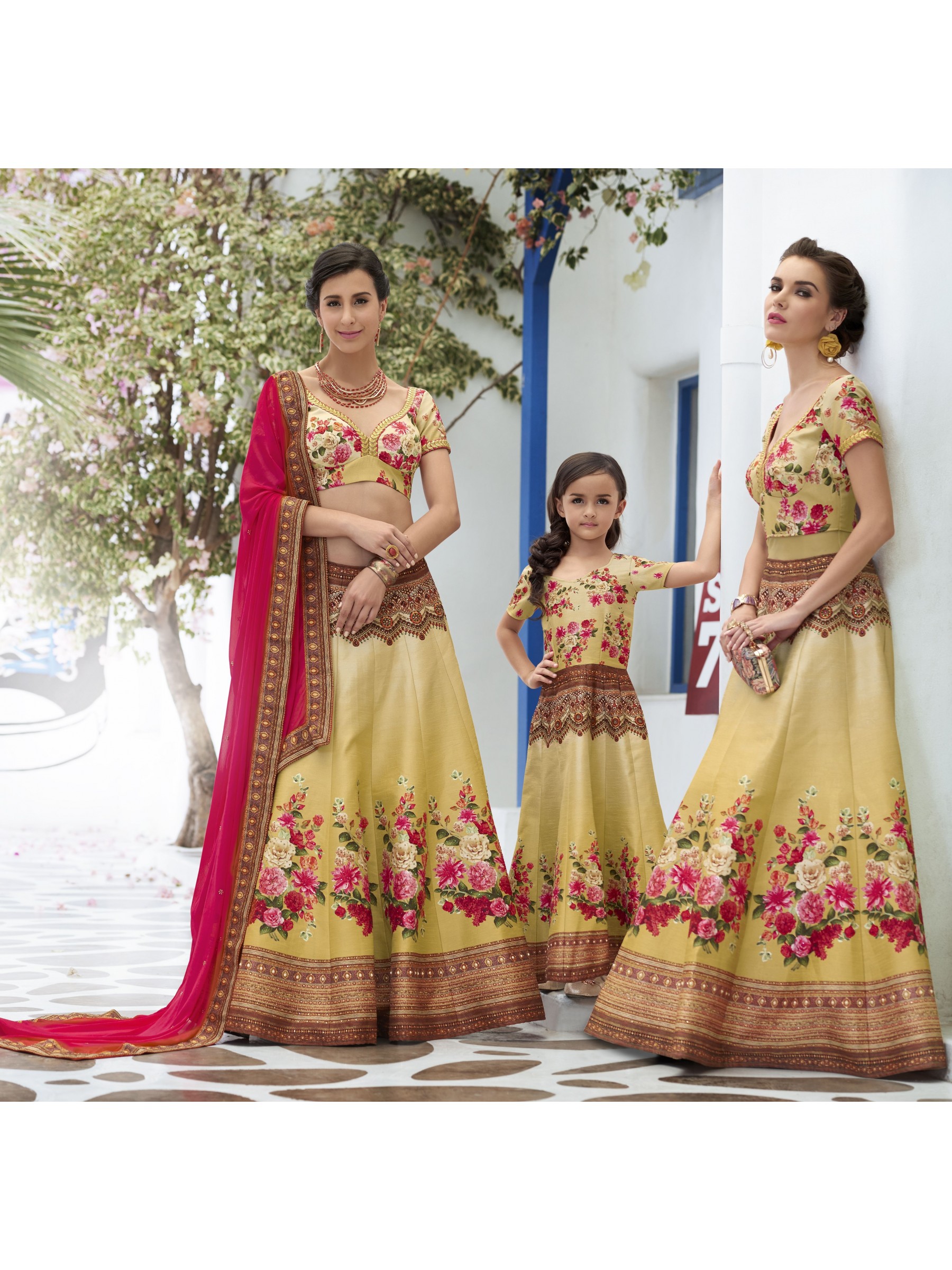 mother daughter lehenga choli combo.. to order.. +91-8320502170 | Mom  daughter outfits, Mother daughter dresses matching, Mommy daughter dresses