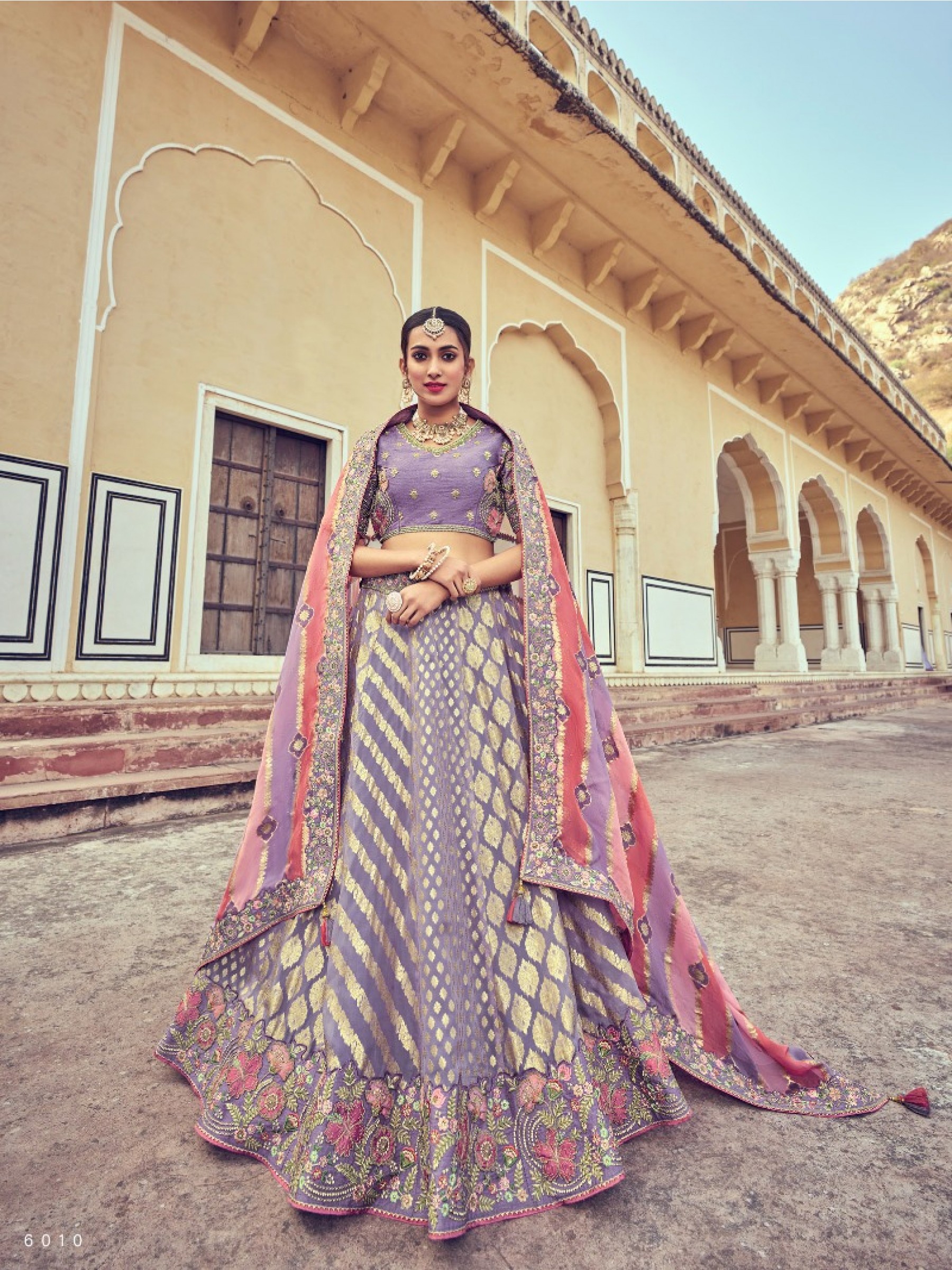 Pure Banarasi Silk Wedding Lehenga in Purple Color With Embroidery work