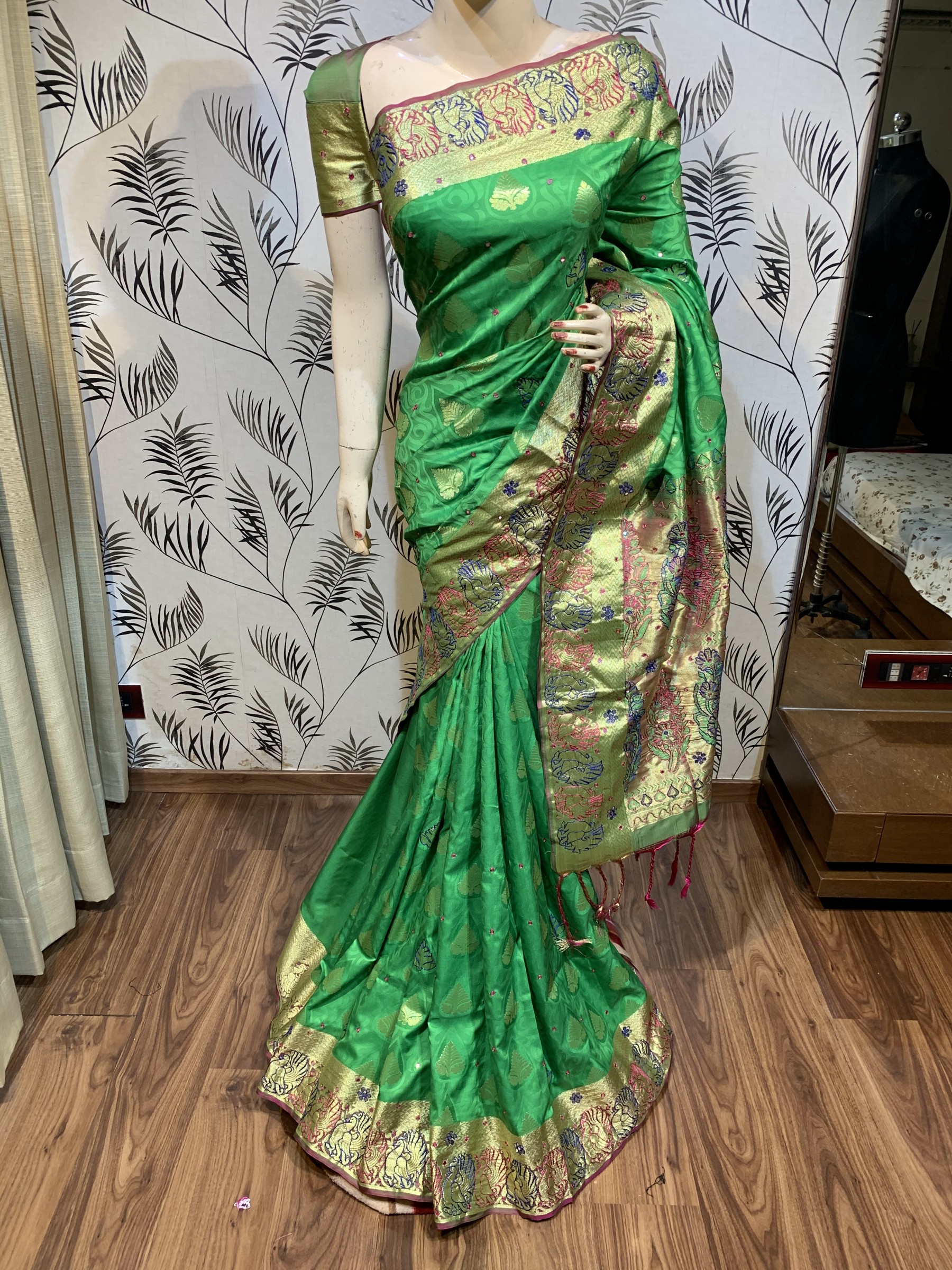 Pure Banarasi Silk Wedding Wear Saree In Green With Handwork
