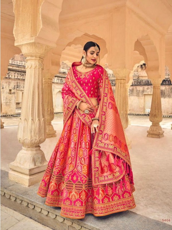 Pure Banarasi Silk Wedding Lehenga in  Pink Color With Embroidery  work