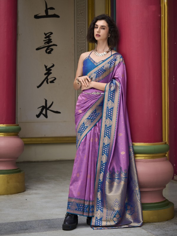 Soft Silk Party wear Saree In Pink Color with Zari Weaving 